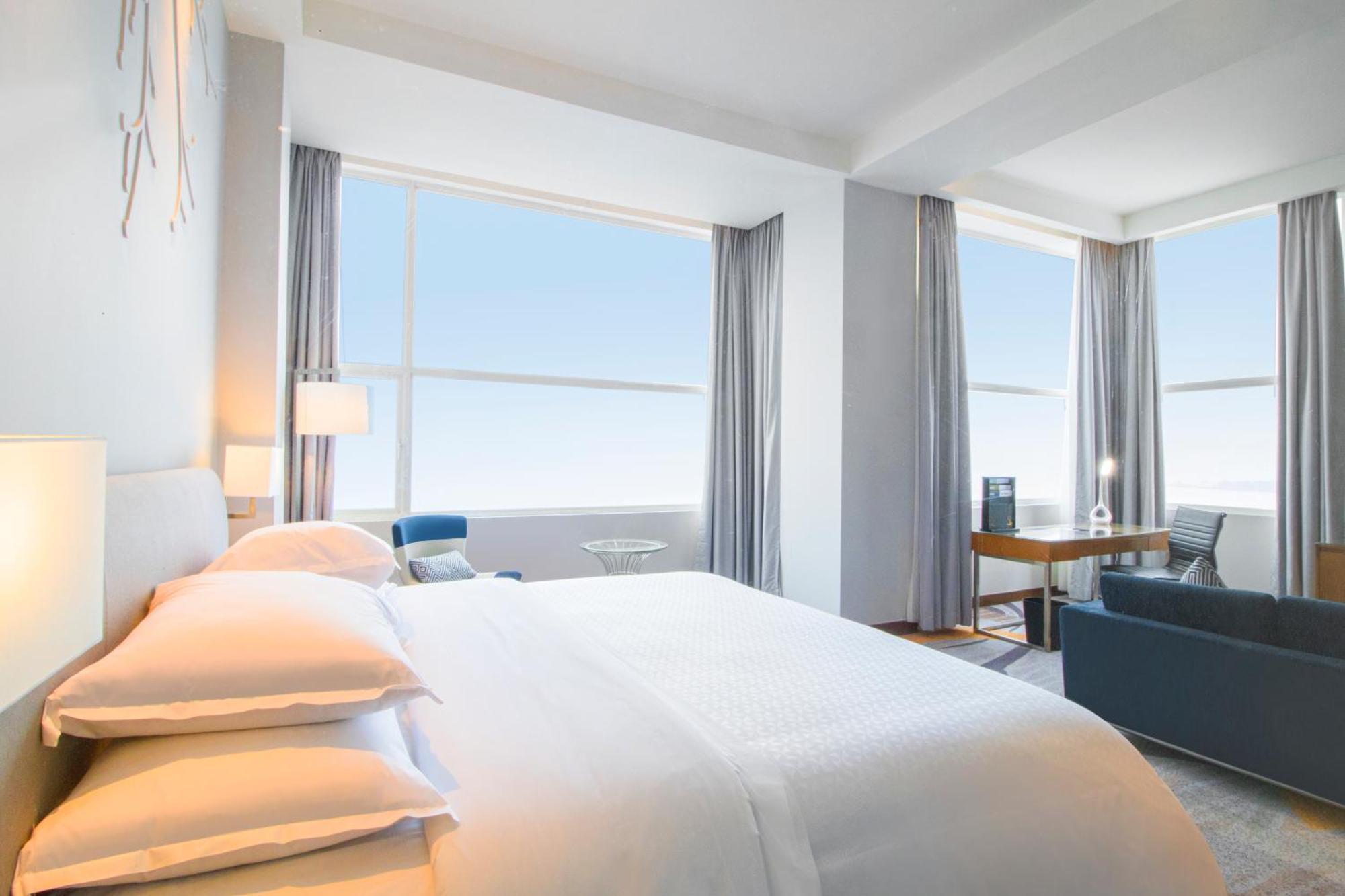 Four Points By Sheraton Manado Exterior foto